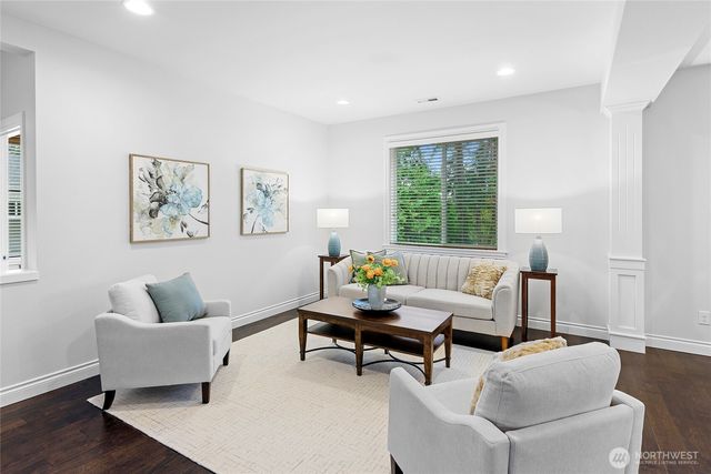 13844 La Vigne Court NE, Bainbridge Island, WA 98110