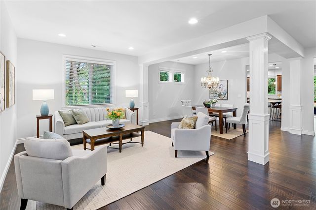 13844 La Vigne Court NE, Bainbridge Island, WA 98110