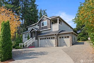 13844 La Vigne Court NE, Bainbridge Island, WA 98110