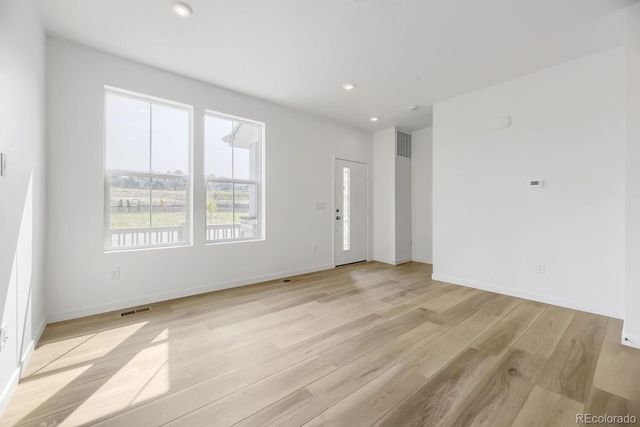 7655 S Mobile Way, Centennial, CO 80016