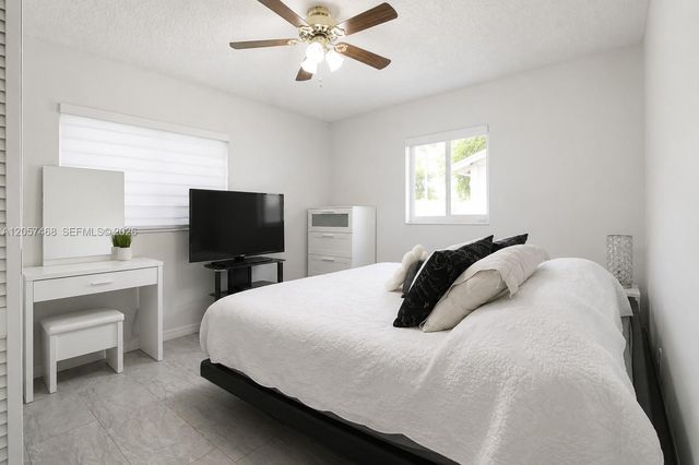 1661 N Goldeneye Lane, Homestead, FL 33035
