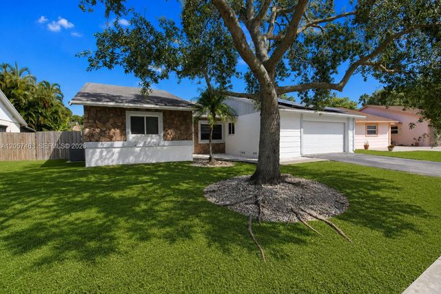 1661 N Goldeneye Lane, Homestead, FL 33035