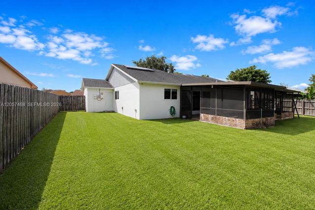 1661 N Goldeneye Lane, Homestead, FL 33035