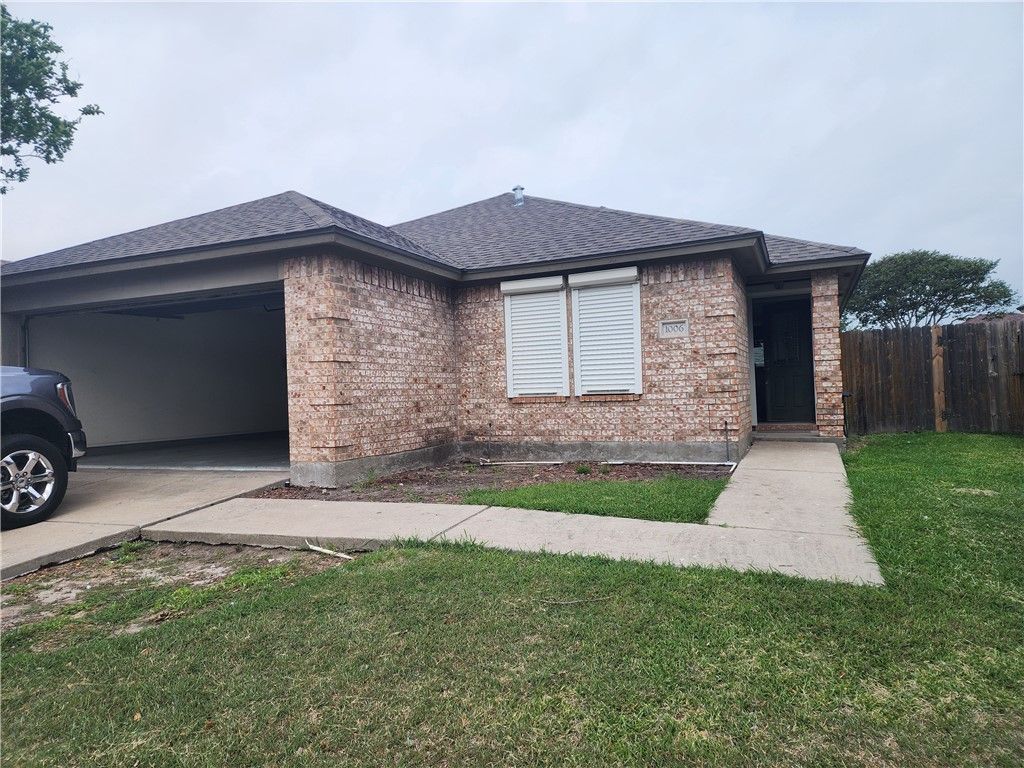 1006 Livermore St, Portland, TX 78374