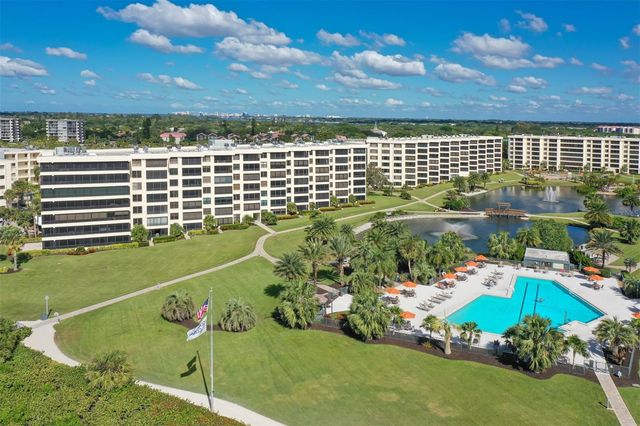 5770 MIDNIGHT PASS ROAD 404, Sarasota, FL 34242