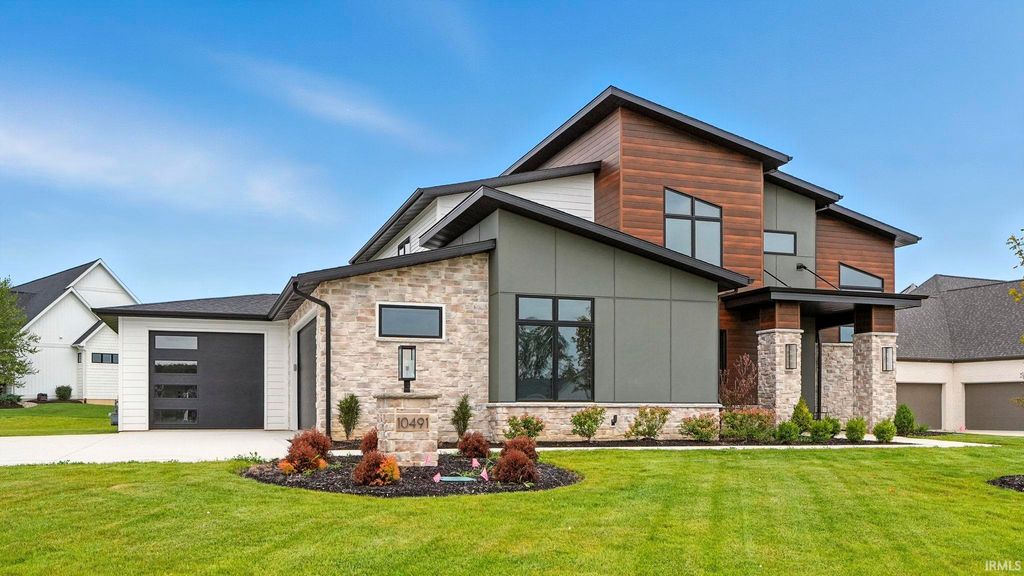 10491 Beaugreen Cove, Leo, IN 46765