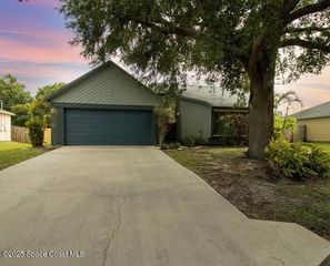 1626 Lara Street NE, Palm Bay, FL 32907
