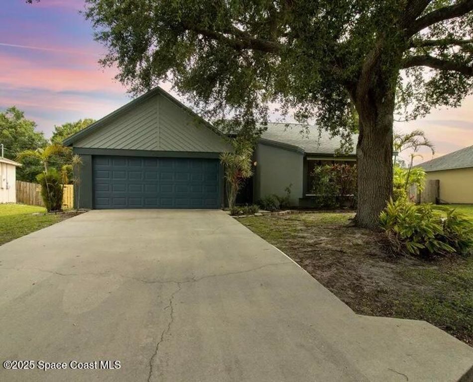 1626 Lara Street NE, Palm Bay, FL 32907