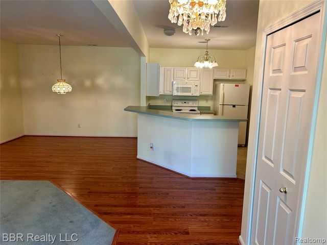 505 Mulberry Street 27, Wyandotte, MI 48192