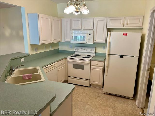 505 Mulberry Street 27, Wyandotte, MI 48192