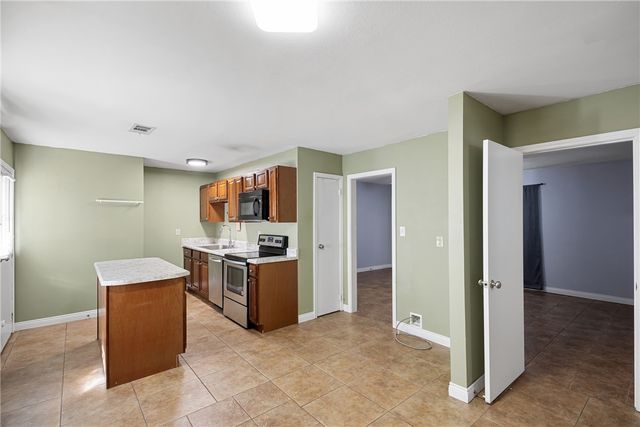 1329 S Tampa Avenue, Russellville, AR 72802