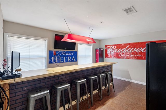 1329 S Tampa Avenue, Russellville, AR 72802