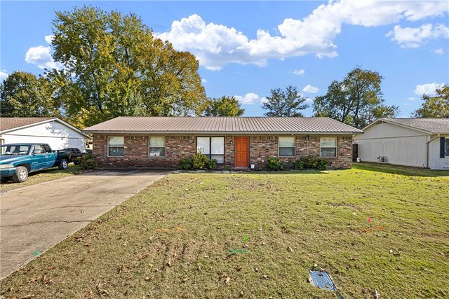 1329 S Tampa Avenue, Russellville, AR 72802