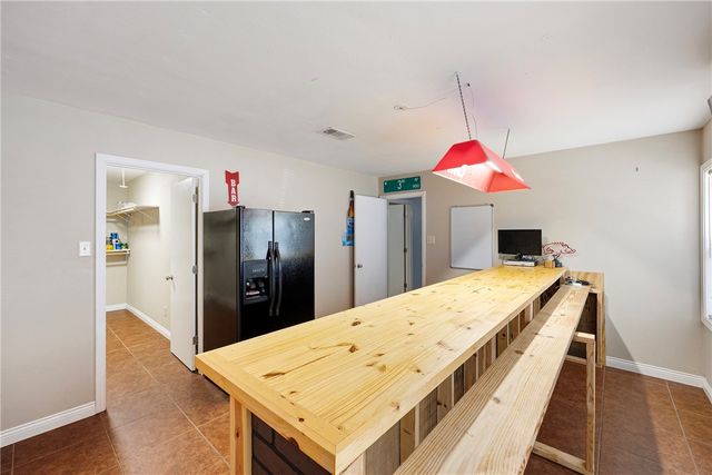 1329 S Tampa Avenue, Russellville, AR 72802