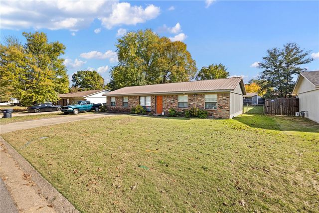 1329 S Tampa Avenue, Russellville, AR 72802