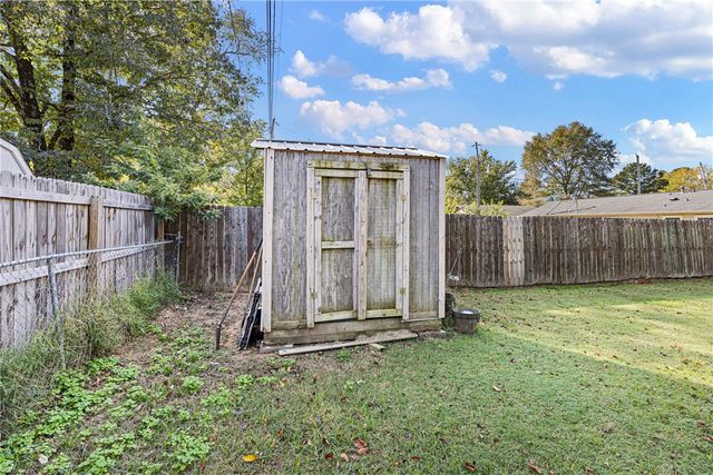 1329 S Tampa Avenue, Russellville, AR 72802