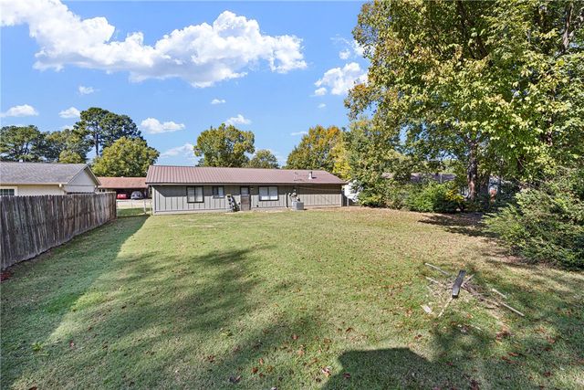 1329 S Tampa Avenue, Russellville, AR 72802