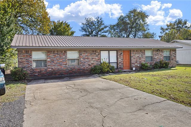 1329 S Tampa Avenue, Russellville, AR 72802