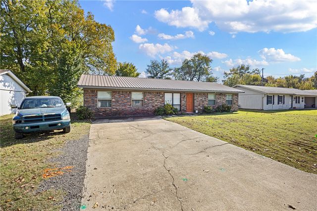1329 S Tampa Avenue, Russellville, AR 72802