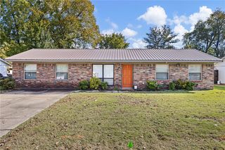 1329 S Tampa Avenue, Russellville, AR 72802