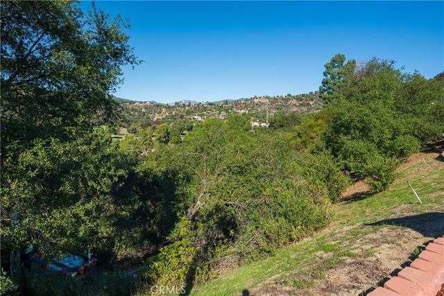 3025 Hollywell Place, Glendale, CA 91206