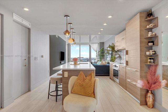 650 NE 32nd St 4405, Miami, FL 33137