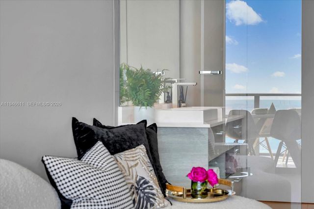 650 NE 32nd St 4405, Miami, FL 33137