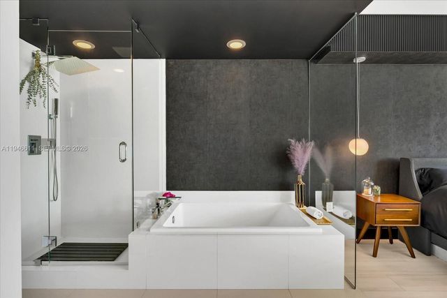 650 NE 32nd St 4405, Miami, FL 33137