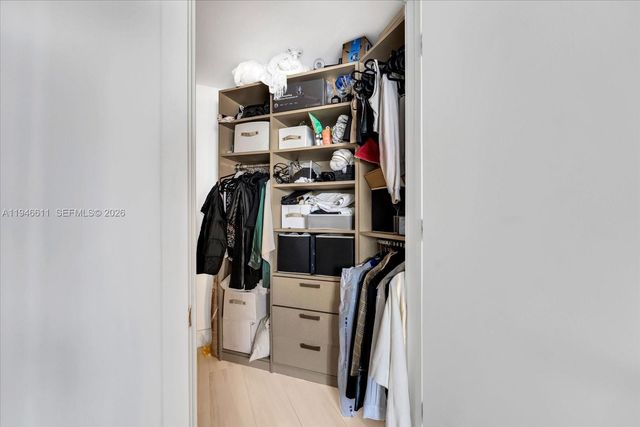 650 NE 32nd St 4405, Miami, FL 33137