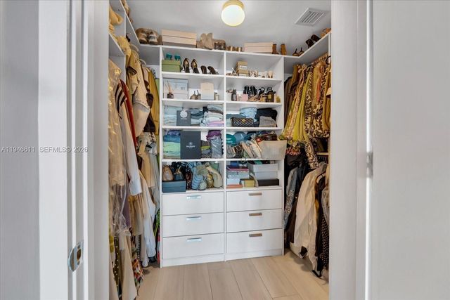 650 NE 32nd St 4405, Miami, FL 33137