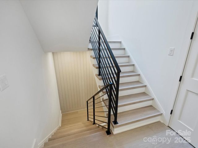 923 Laurel Creek Lane, Charlotte, NC 28211