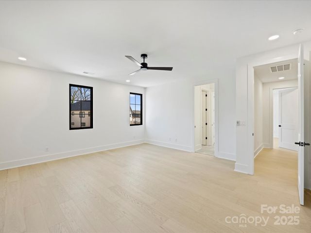 923 Laurel Creek Lane, Charlotte, NC 28211