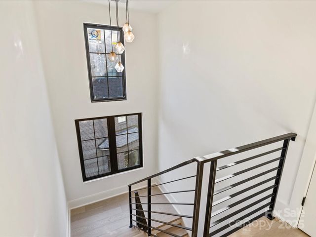 923 Laurel Creek Lane, Charlotte, NC 28211