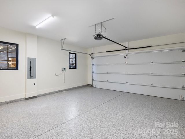 923 Laurel Creek Lane, Charlotte, NC 28211