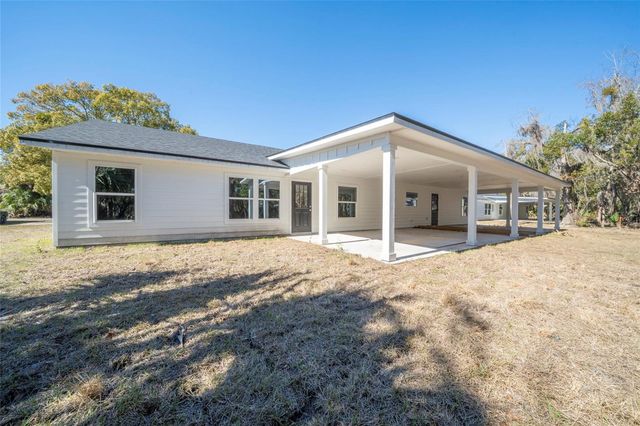 911 N 14TH STREET, Palatka, FL 32177