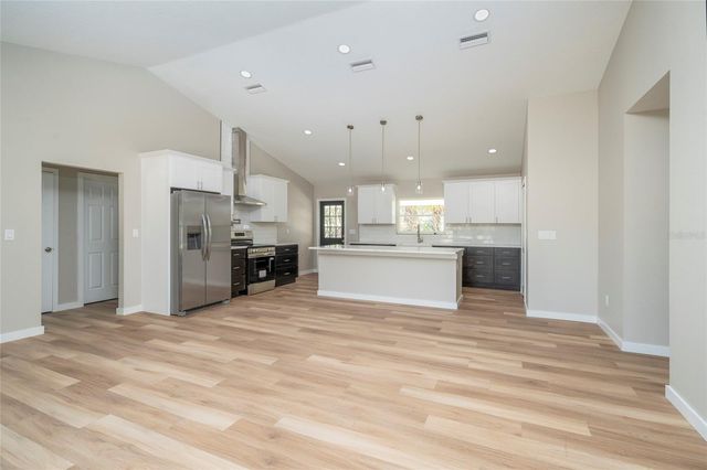 911 N 14TH STREET, Palatka, FL 32177