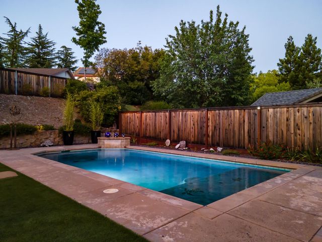 2616 Alana Ct, Cameron Park, CA 95682