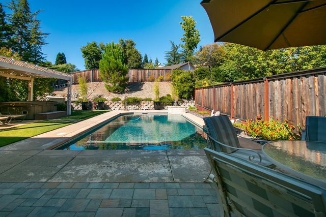 2616 Alana Ct, Cameron Park, CA 95682