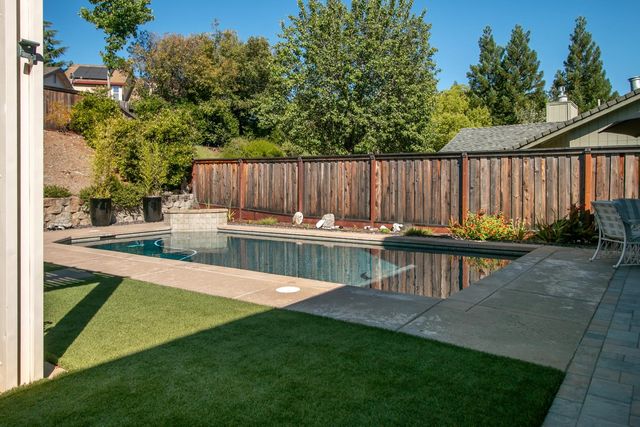 2616 Alana Ct, Cameron Park, CA 95682
