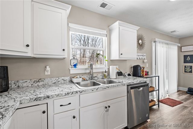 850 Twin Oaks Drive, Henryville, IN 47126