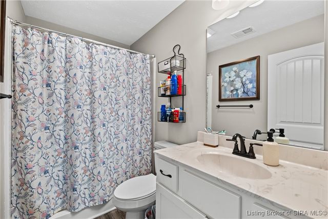 850 Twin Oaks Drive, Henryville, IN 47126