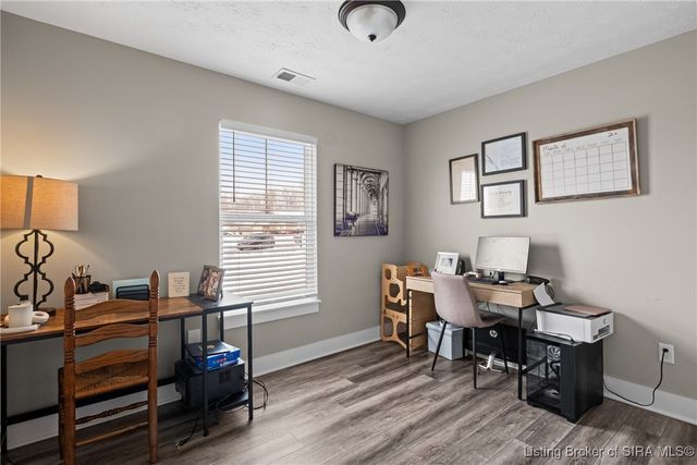 850 Twin Oaks Drive, Henryville, IN 47126