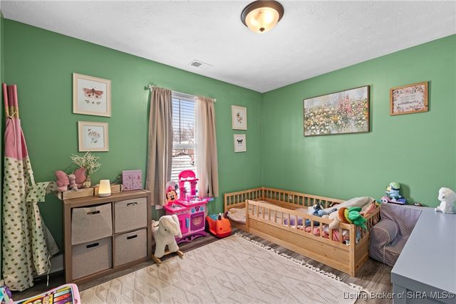 850 Twin Oaks Drive, Henryville, IN 47126