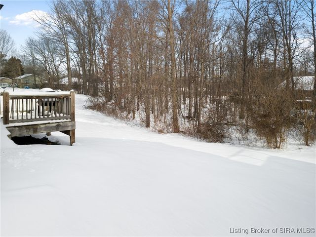 850 Twin Oaks Drive, Henryville, IN 47126