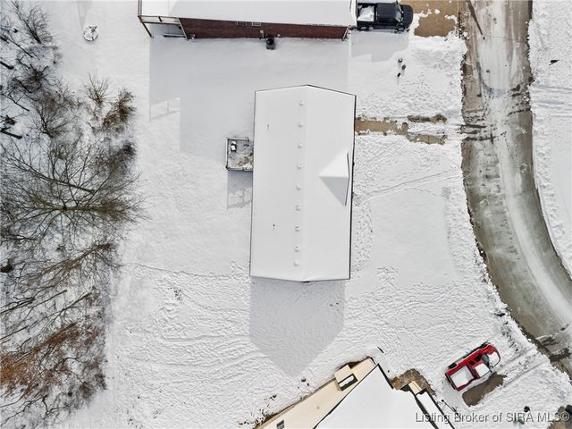 850 Twin Oaks Drive, Henryville, IN 47126