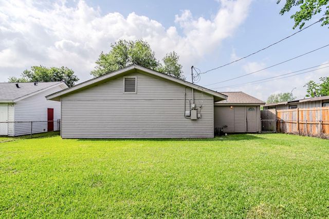 3705 Crawford Drive, Pasadena, TX 77503