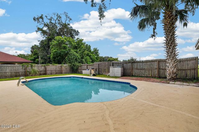 7 Jeanette Drive, Deland, FL 32720
