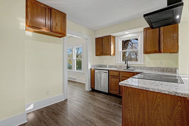 3211 N Porter Ave, Wichita, KS 67204