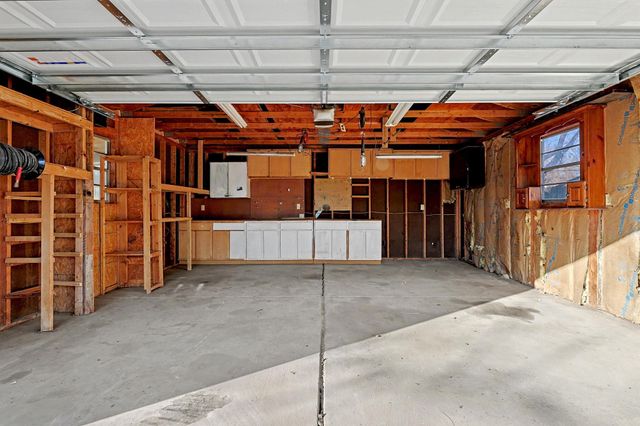 3211 N Porter Ave, Wichita, KS 67204