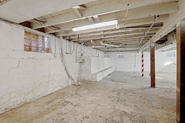 3211 N Porter Ave, Wichita, KS 67204